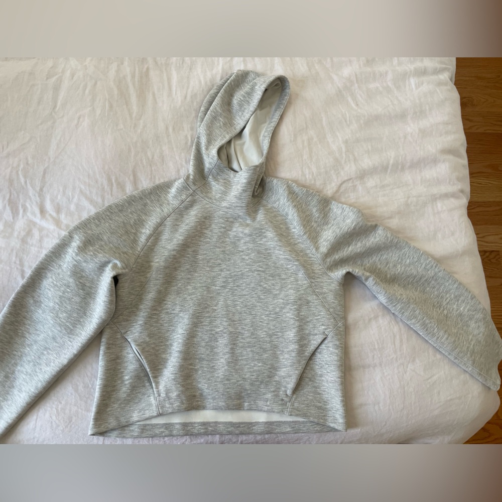 Lululemon sweatshirt